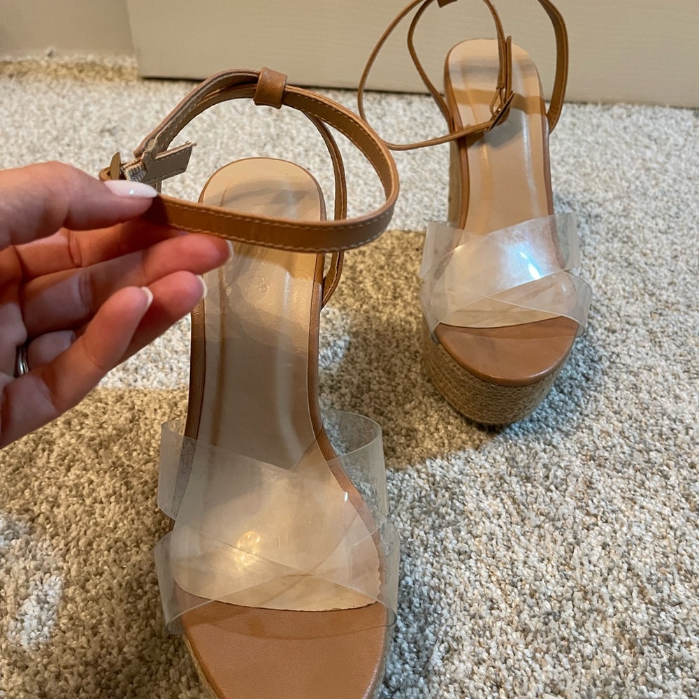 Strappy BAMBOO Tan Platform Shoes with Cushioned Midsole